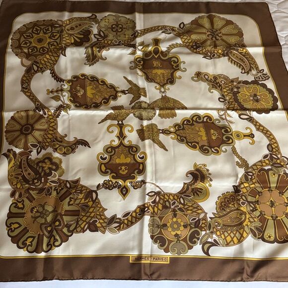 Hermes Carre 90 Cendrillon Silk Scarf. Brown, Gold, Green. - Picture 2 of 9